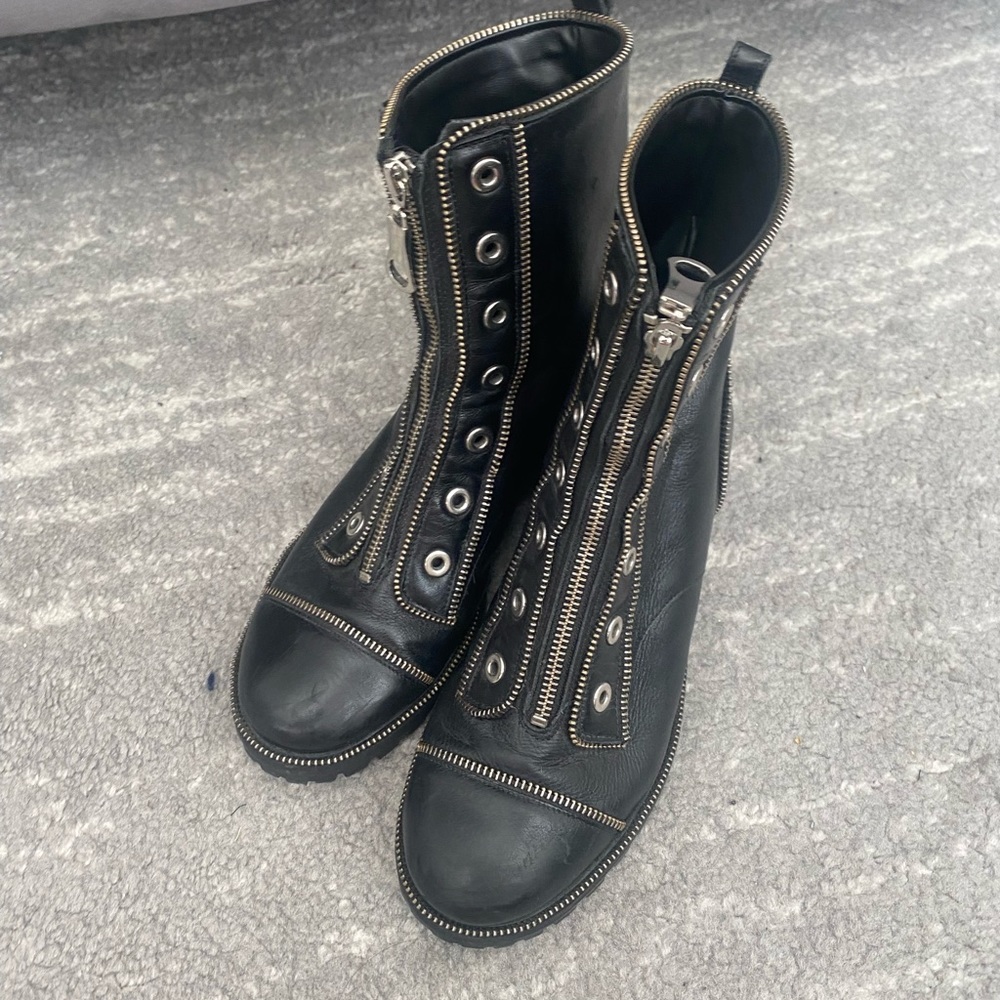 Schutz booties size 9